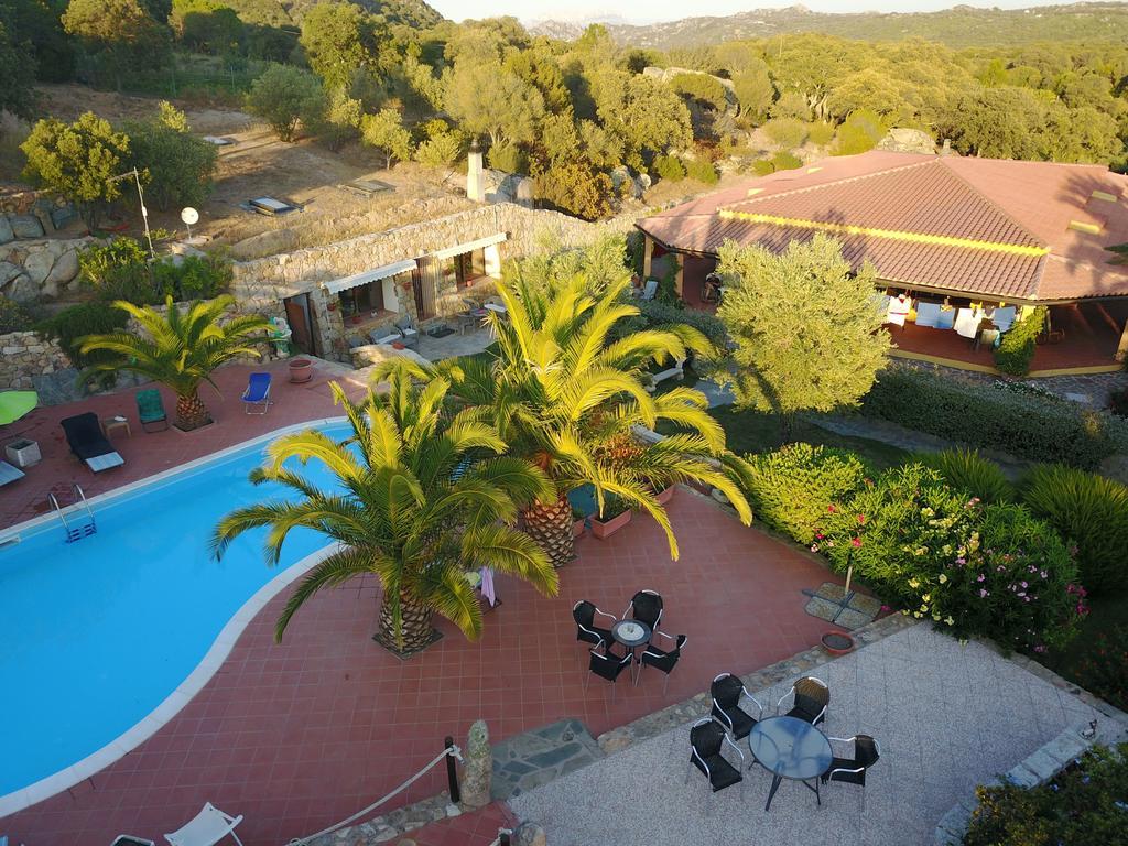 Residence Villa Smeralda Telti Eksteriør billede