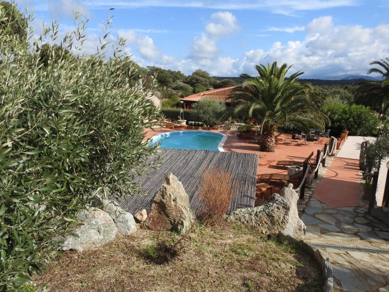 Residence Villa Smeralda Telti Eksteriør billede